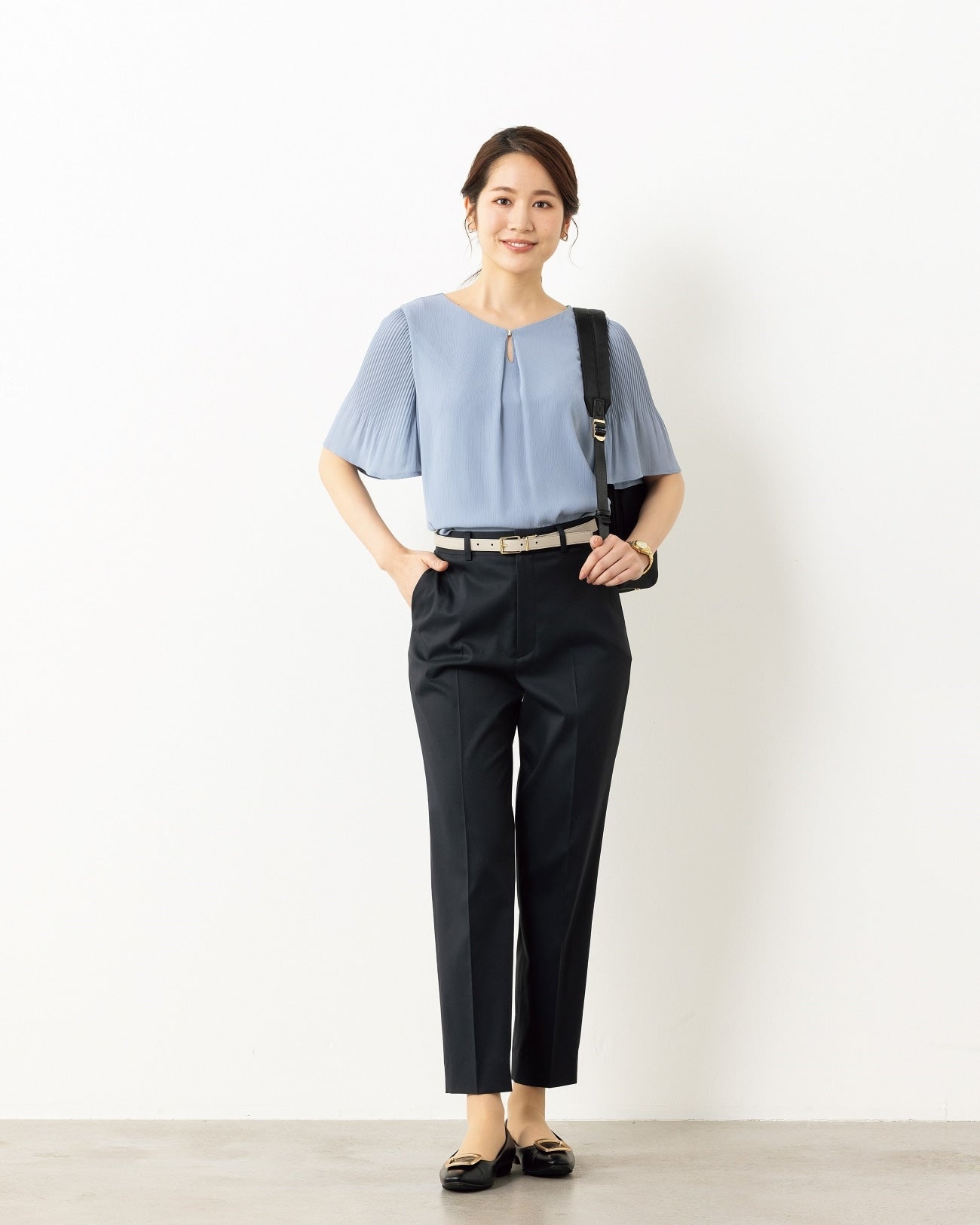Water Repellent Stretch Cropped Pants Navy, women’s stylish outdoor pants for casual wear.