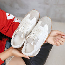 Women's retro star casual board shoes - lightweight low-cut sneakers in white
