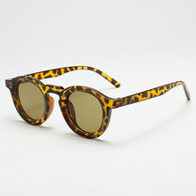 retro-round-fashion-sunglasses-for-outdoor-use