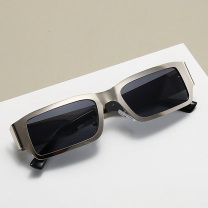 women-hip-hop-fashion-sunglasses-front-view