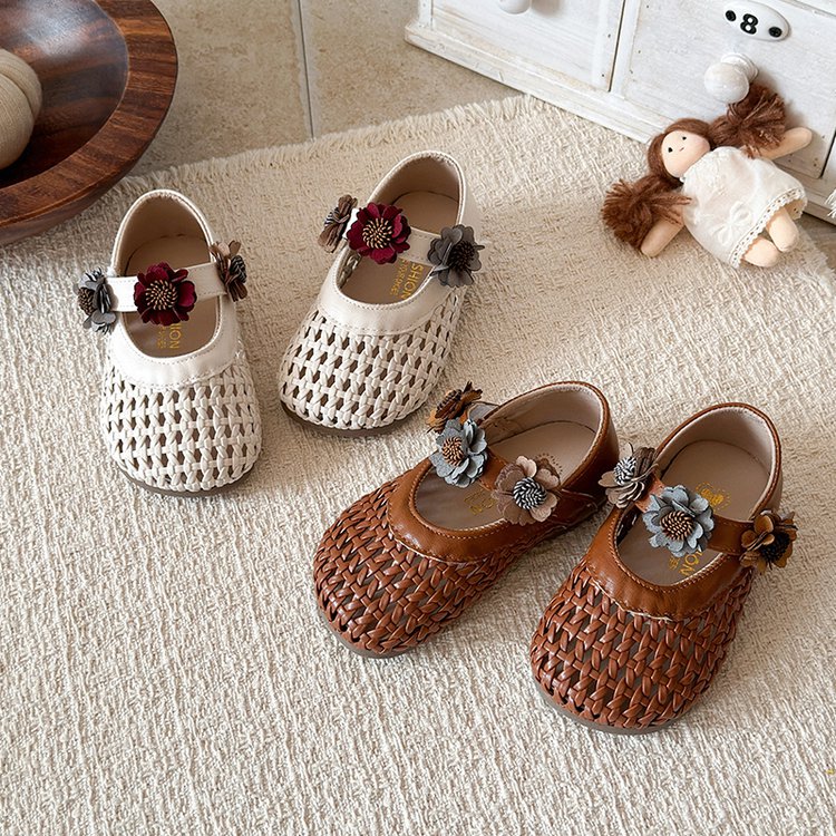 Girls' Korean Woven Hollowed Out Leather Shoes With Fashionable Soft Sole And Retro Style, Versatile For Children To Wear As A Single Shoe