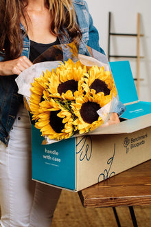 10 Stem Sunflowers with Vase