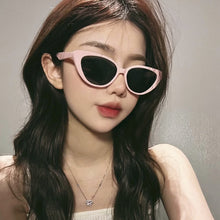 retro-small-frame-sunglasses-front-view