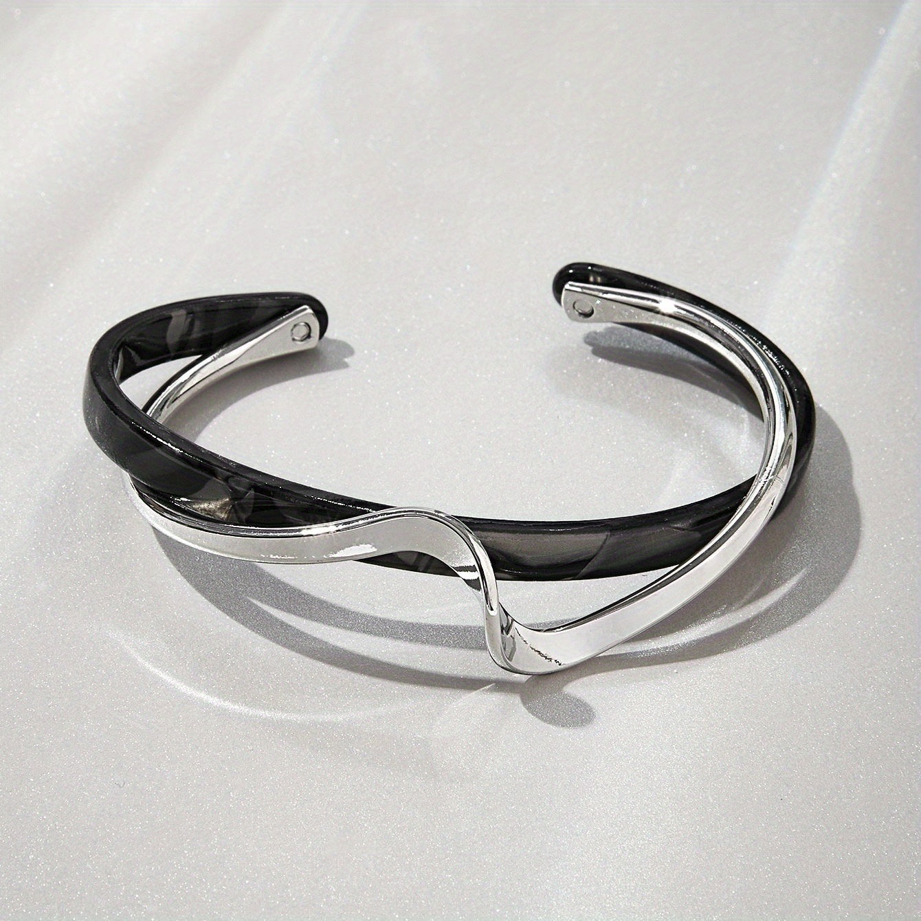 Adjustable White Shellfish Plate Bracelet for Women, 2-Layer Luxury