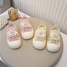 Girls breathable mesh shoes