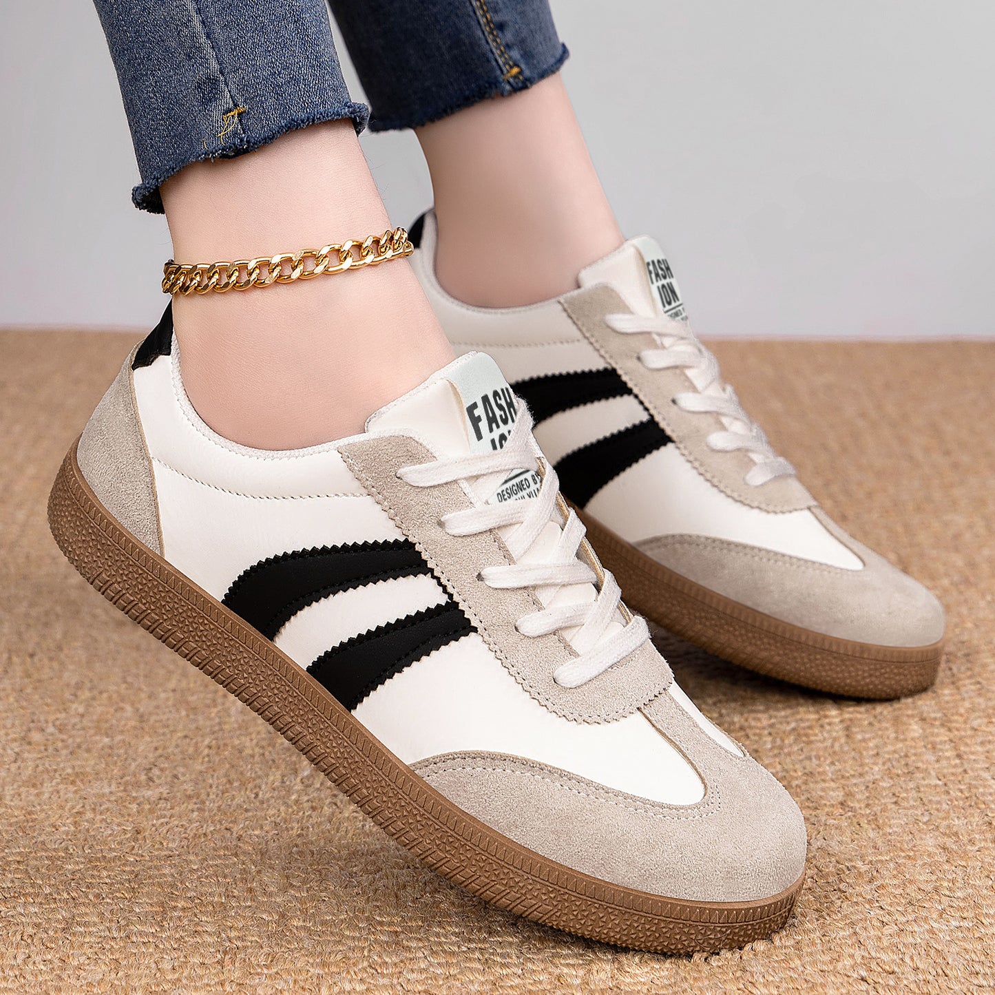 Women's soft-soled shoes