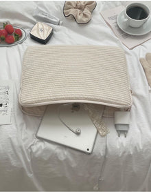 Anti-shock laptop clutch sleeve