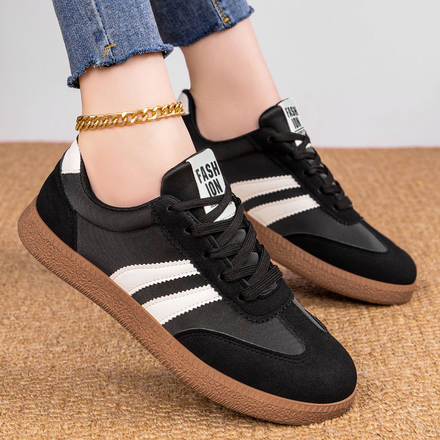 Women's soft-soled shoes