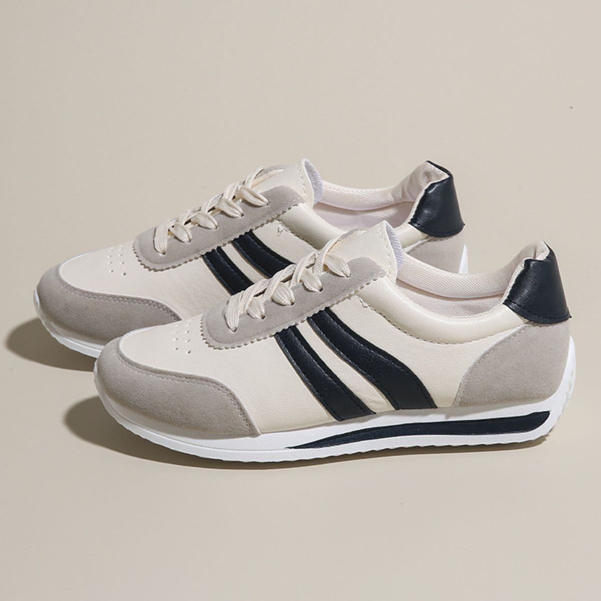 Flats Sneakers