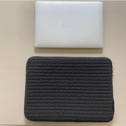 Anti-shock laptop clutch sleeve