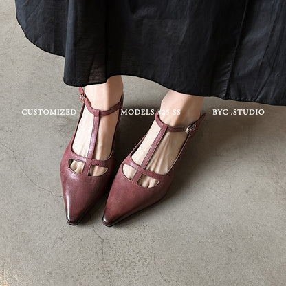 Leather T-strap kitten pumps