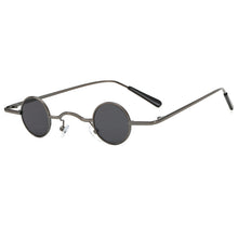 Round retro sunglasses