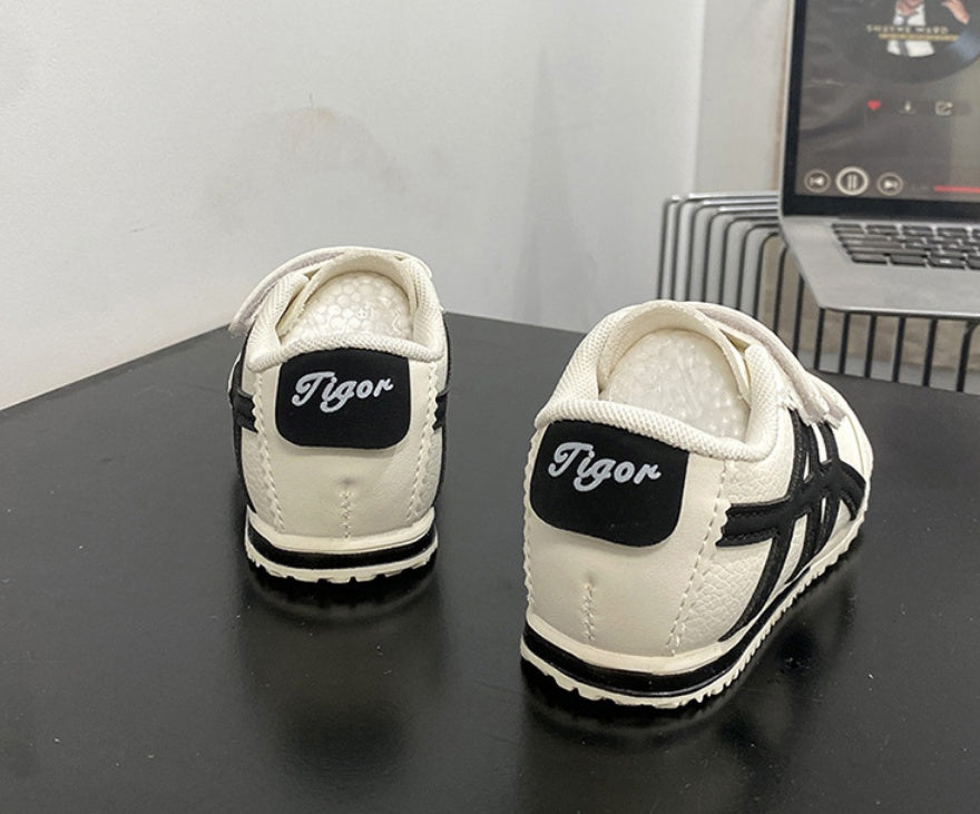 Baby canvas walking shoes