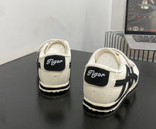 Baby canvas walking shoes
