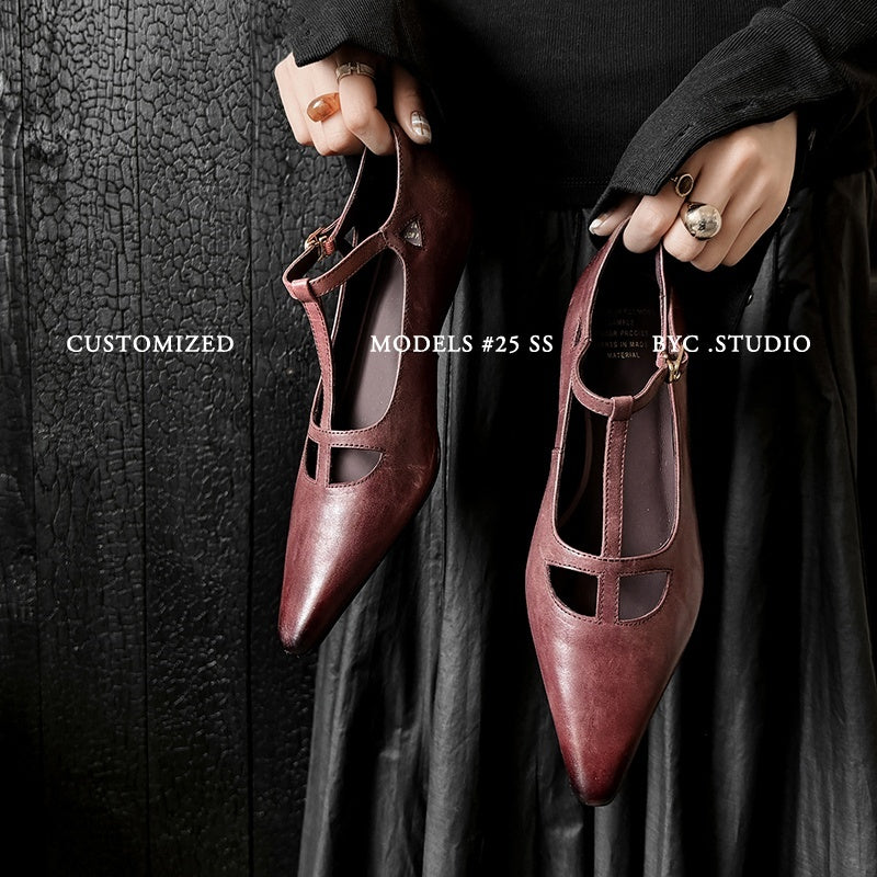 Leather T-strap kitten pumps
