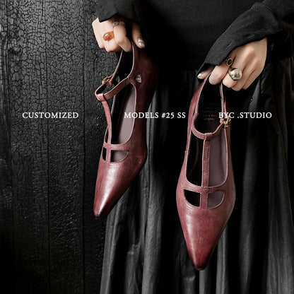 Leather T-strap kitten pumps