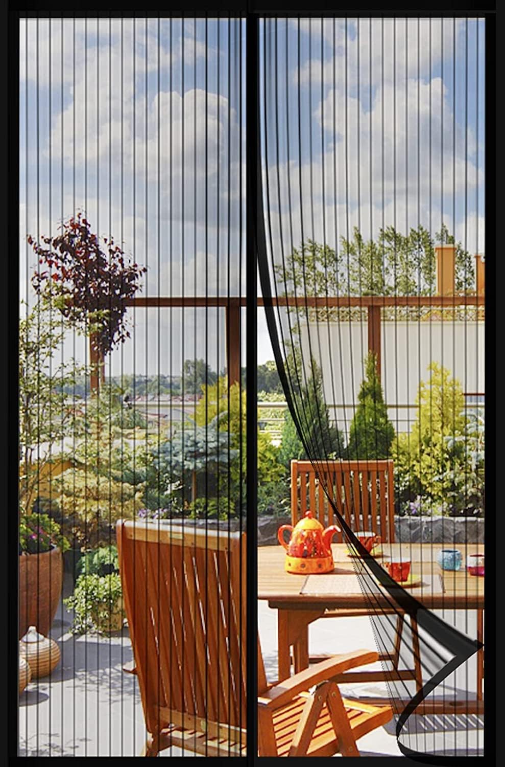Mesh Screen with Magnetic Closure
