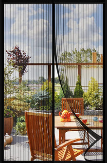 Mesh Screen with Magnetic Closure
