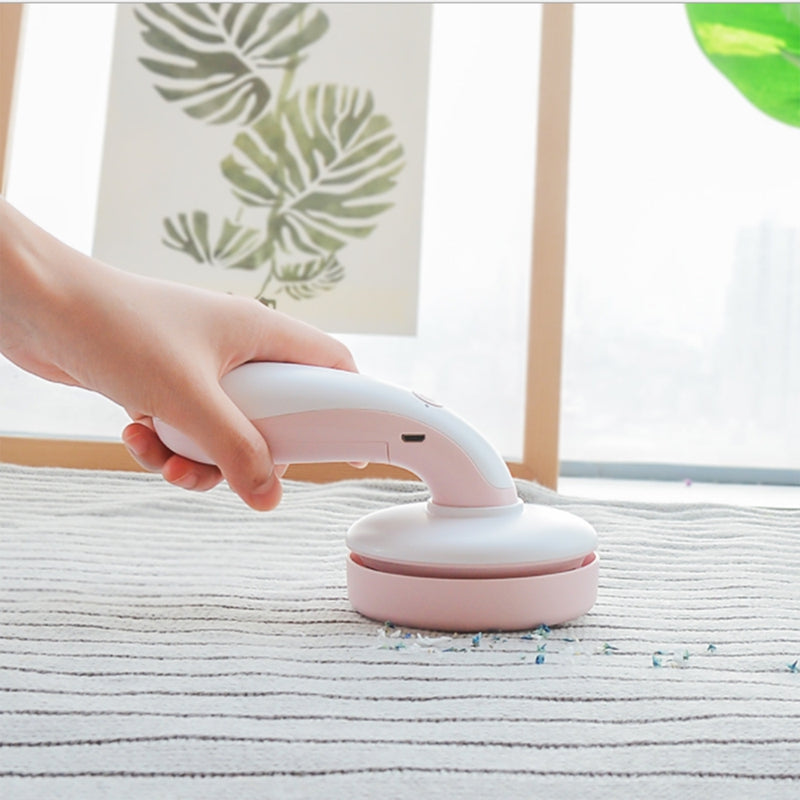 Mini desktop vacuum cleaner