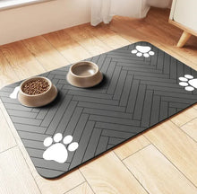 Quick dry pet feeding mat non-slip and water resistant for clean feeding