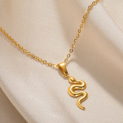 Stainless Steel Heart Necklace – 2025 Trend