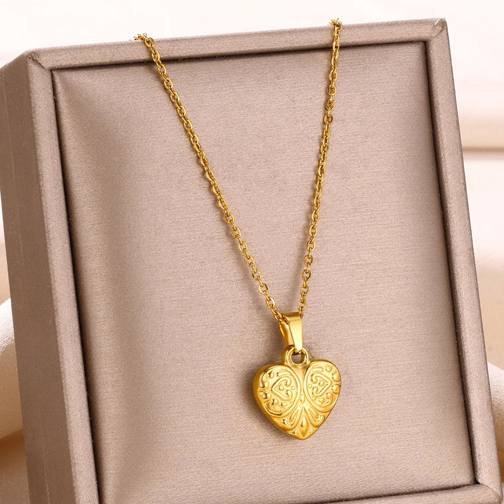 Stainless Steel Heart Necklace – 2025 Trend