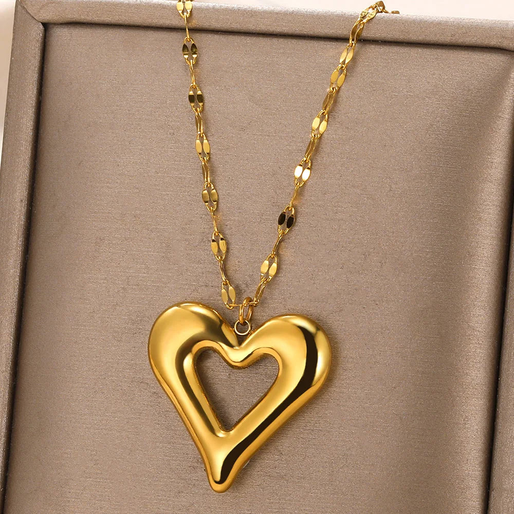 Stainless Steel Heart Necklace – 2025 Trend