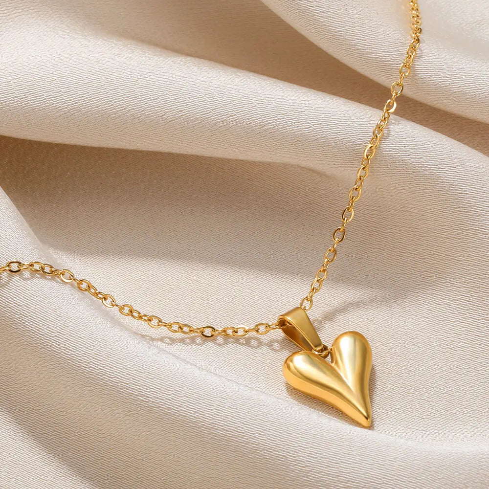 Stainless Steel Heart Necklace – 2025 Trend