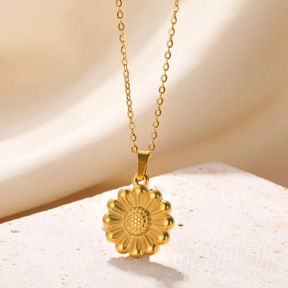 Stainless Steel Heart Necklace – 2025 Trend