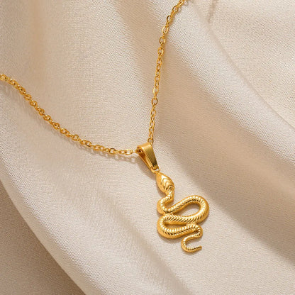 Stainless Steel Heart Necklace – 2025 Trend
