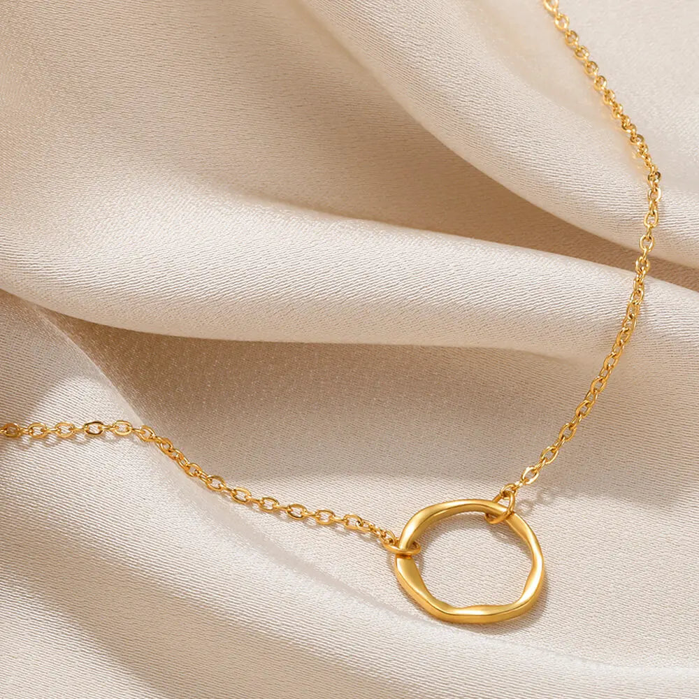 Stainless Steel Heart Necklace – 2025 Trend