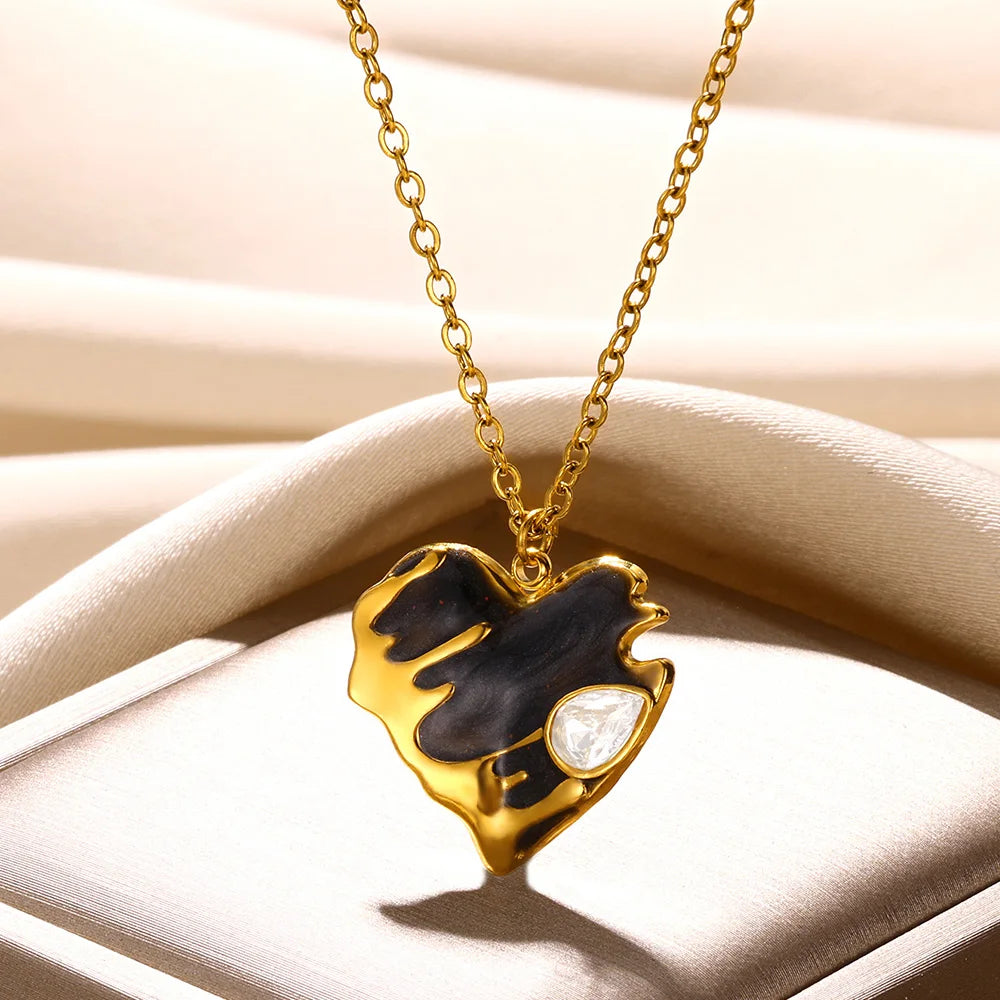 Stainless Steel Heart Necklace – 2025 Trend