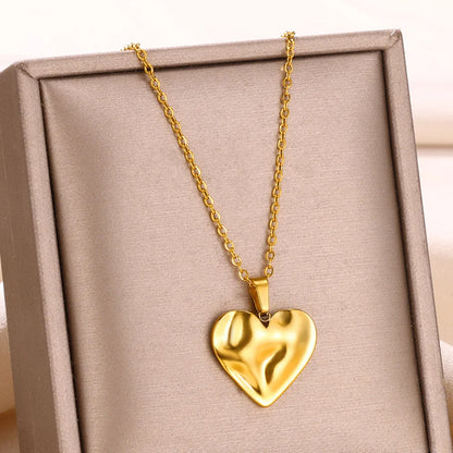 Stainless Steel Heart Necklace – 2025 Trend