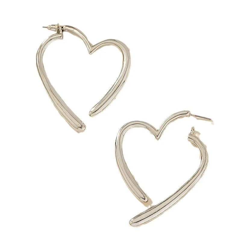 Fashion Personality Love Earrings for Women Niche Design Sense Girl Golden Earrings Simple Jewelry Gift Silvery