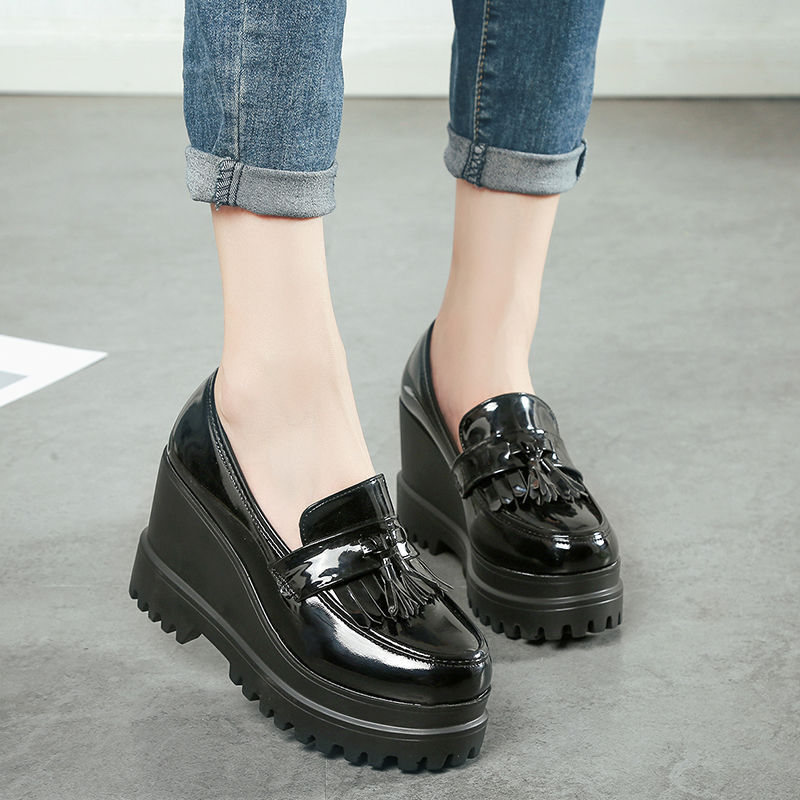 Sexy fetish wedge high heels in black with extreme arch and platform style

