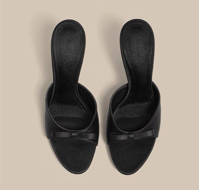 Women bow heel mules