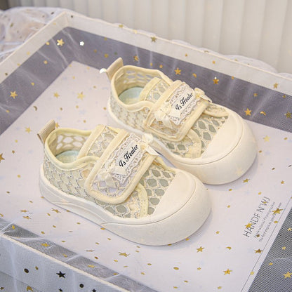Girls breathable mesh shoes
