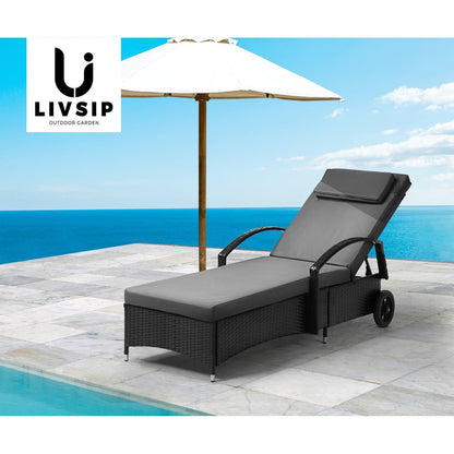  Wicker Sun Lounge Chairs