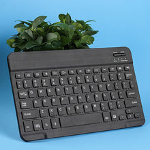 Wireless tablet keyboard