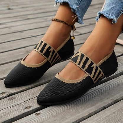 "Woven pointed flat shoes for women with stylish pointed toe design"

