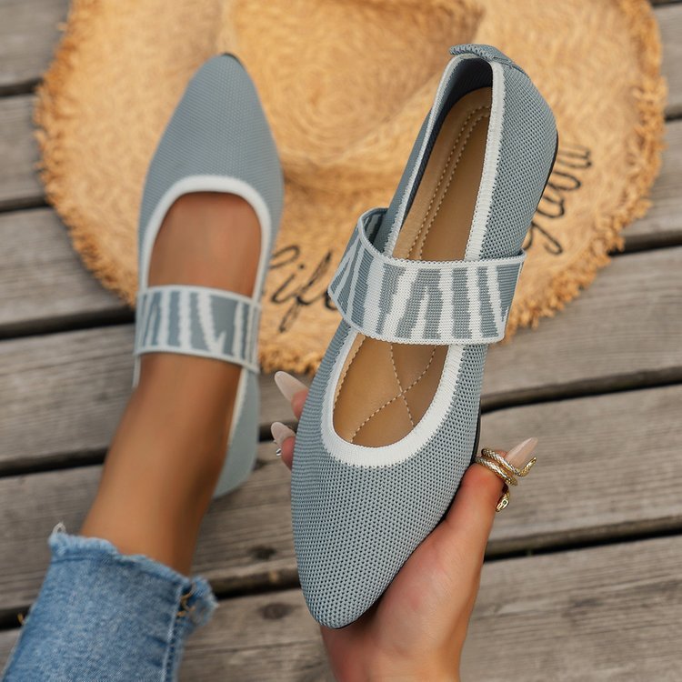 "Woven pointed flat shoes for women with stylish pointed toe design"

