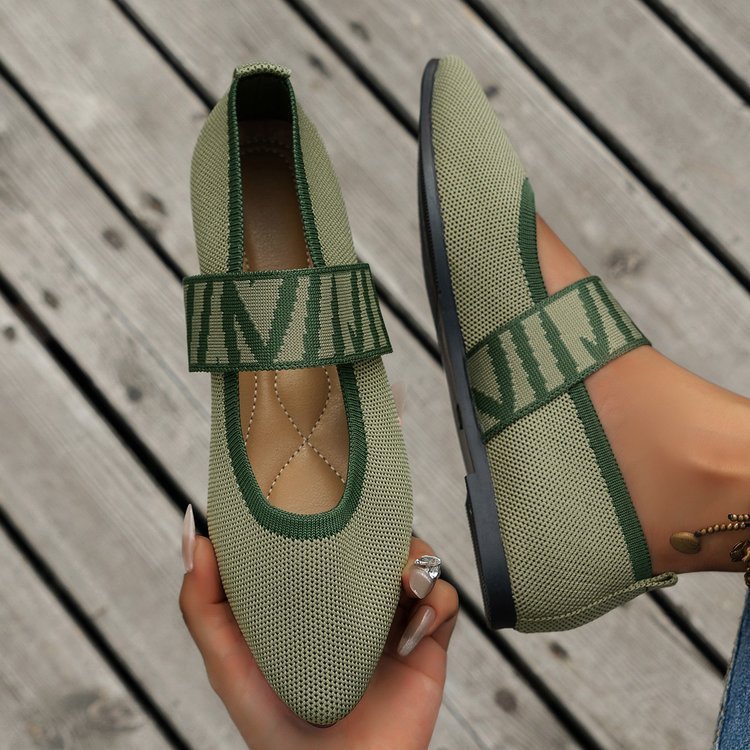 "Woven pointed flat shoes for women with stylish pointed toe design"

