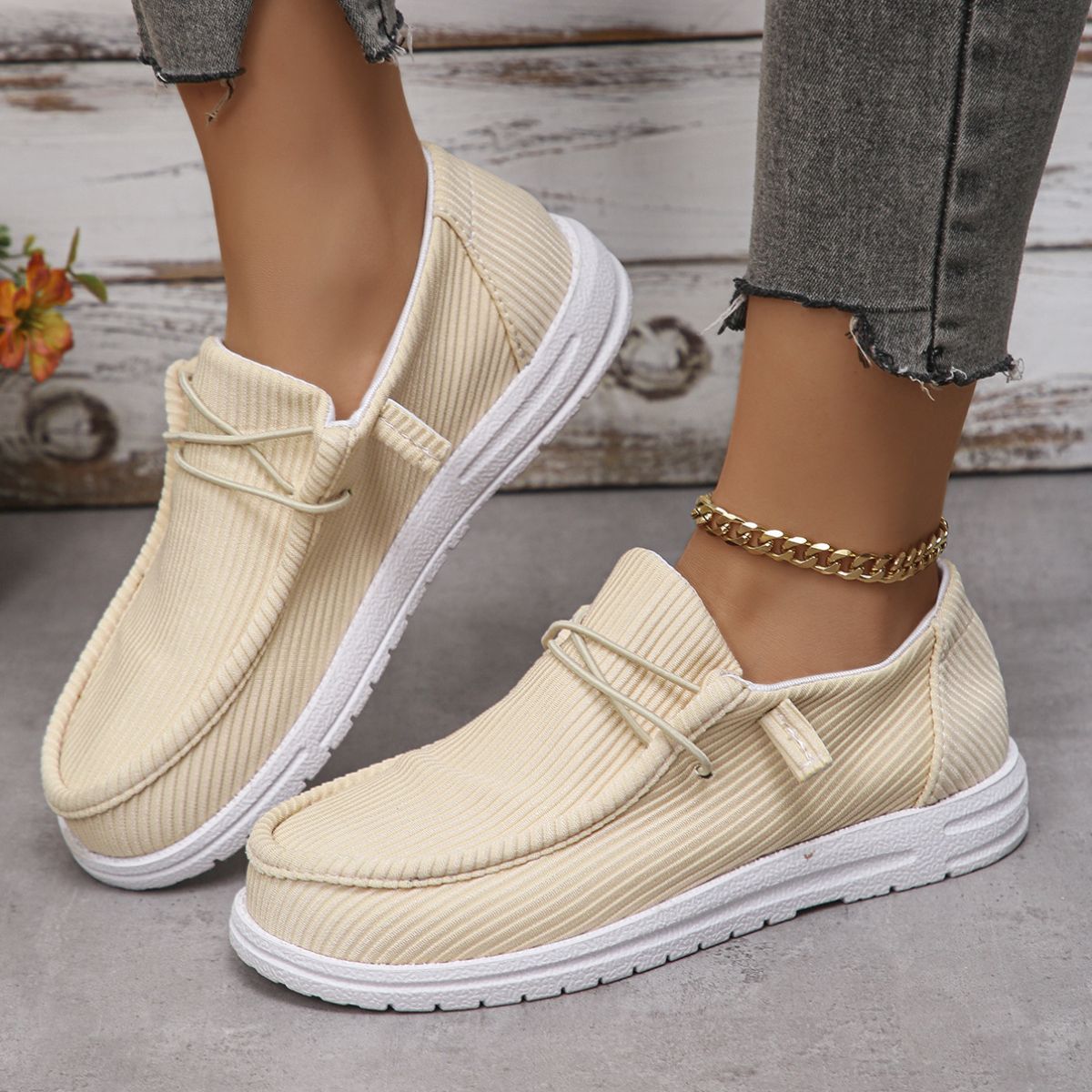 Round Toe Canvas Sneakers