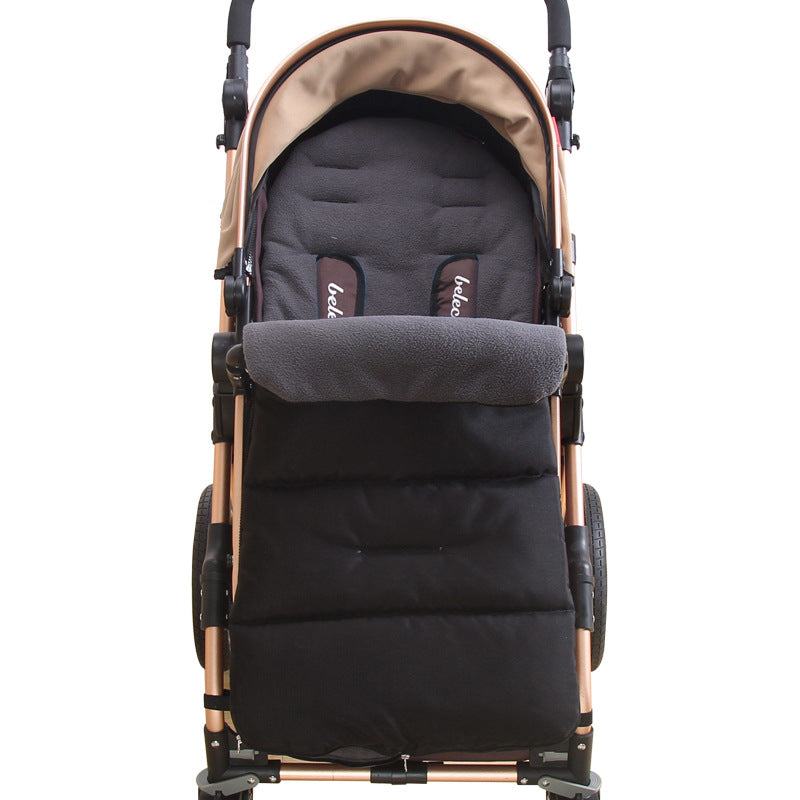 Thick infant baby carrying quilt designed for stroller warmth and comfort

