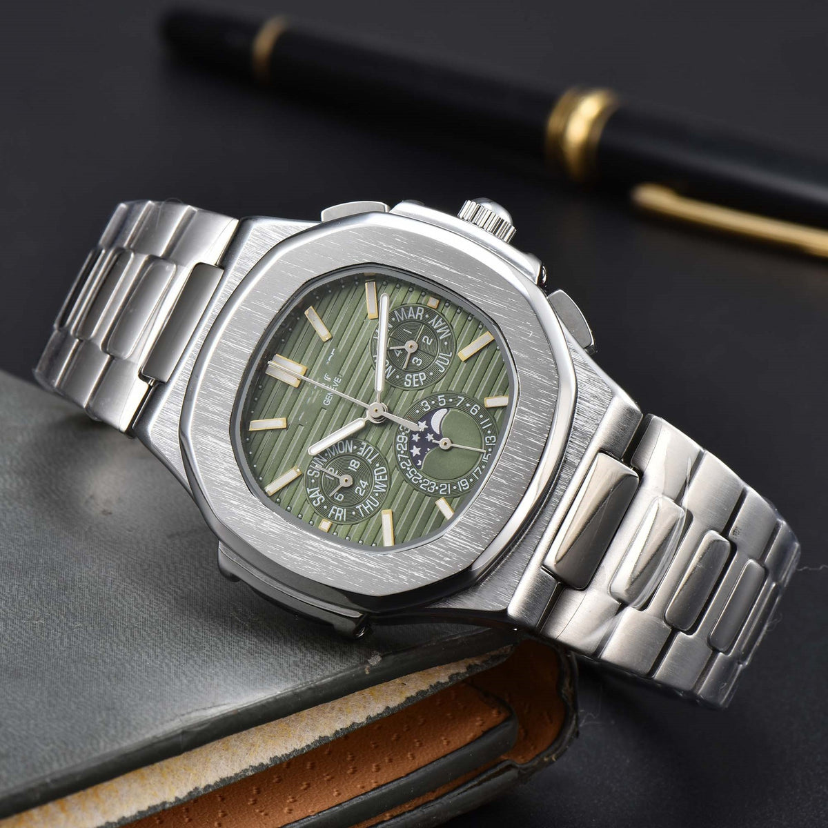 Fashionable Six-Prong Steel-Strap Business-Style Nautilus Mens Watch