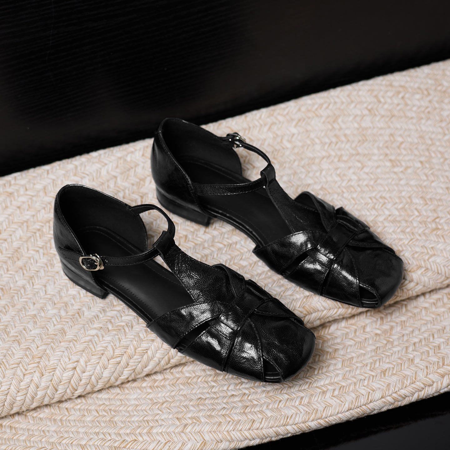 Women's Genuine Sheepskin Fisherman Sandals, Handmade Woven T-Strap Closed Toe Flat Shoes