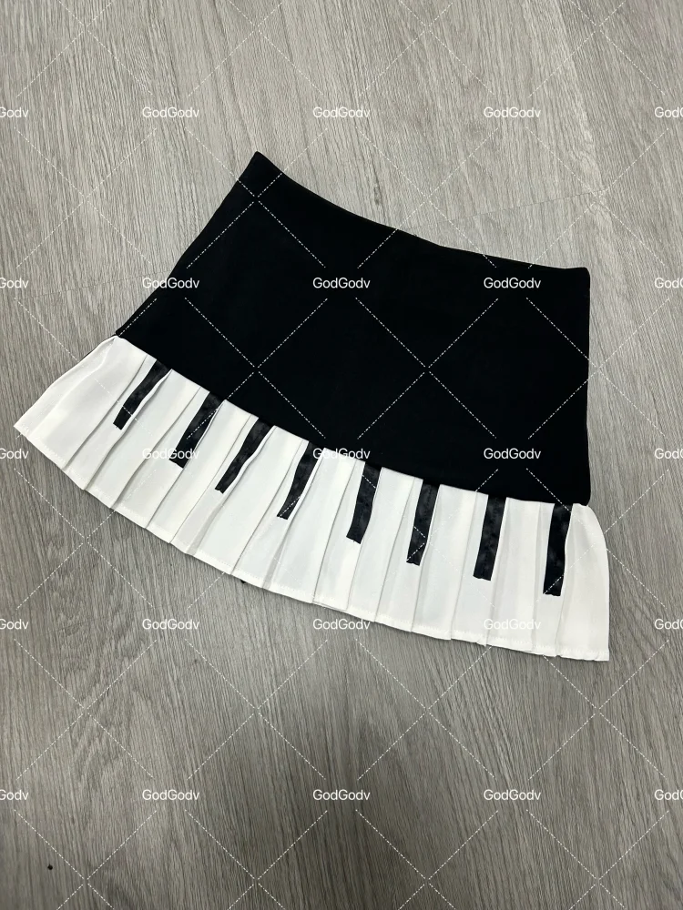 Chic Y2K Mini Skirt in Black and White with Harajuku Korean Style