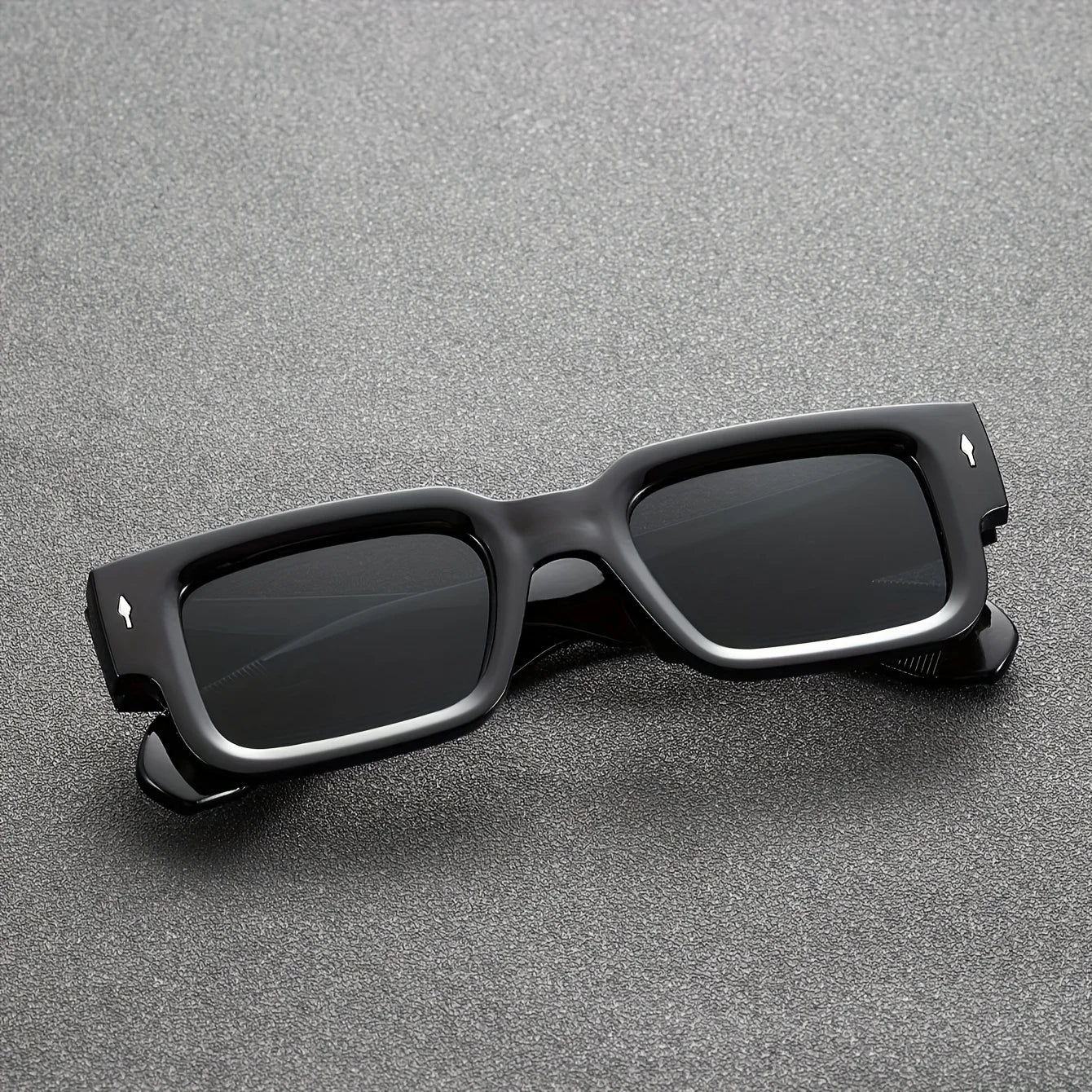 Stylish fashionable outdoor rectangular eyewear with UV-protected polarized lenses

