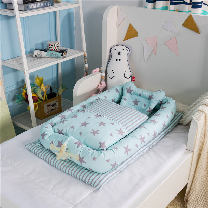 Foldable portable baby travel bed with soft anti-pressure newborn mattress

