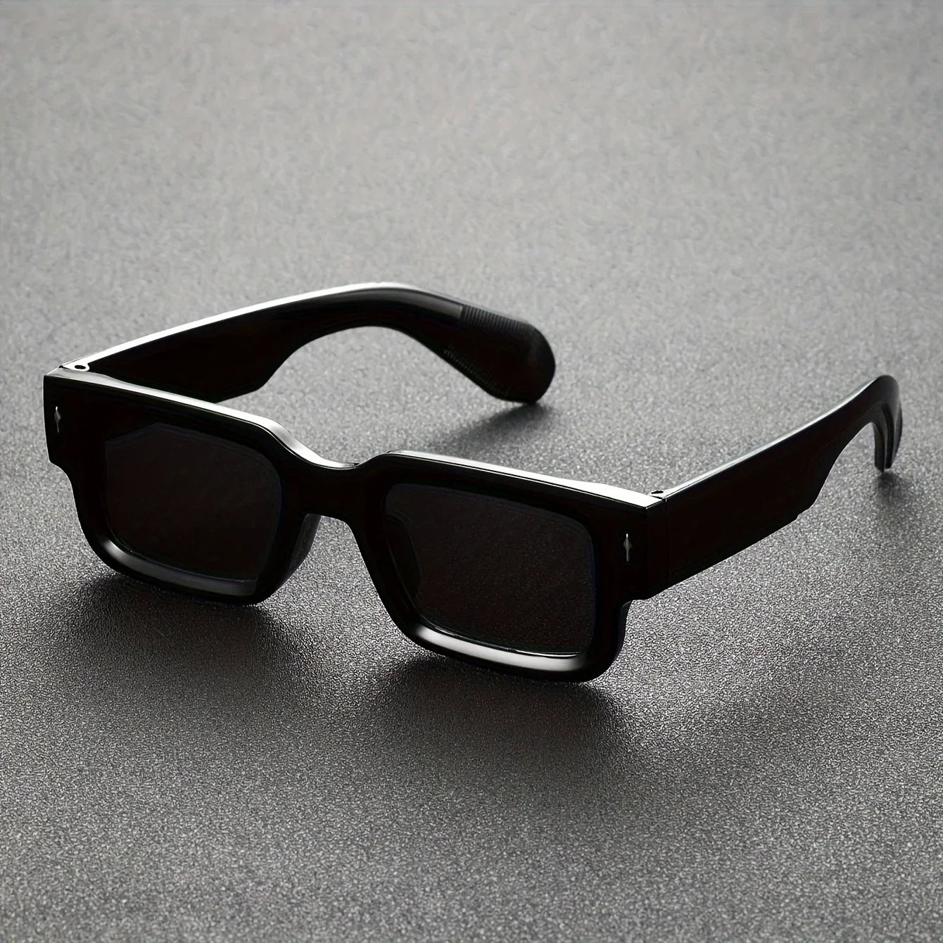 Stylish fashionable outdoor rectangular eyewear with UV-protected polarized lenses

